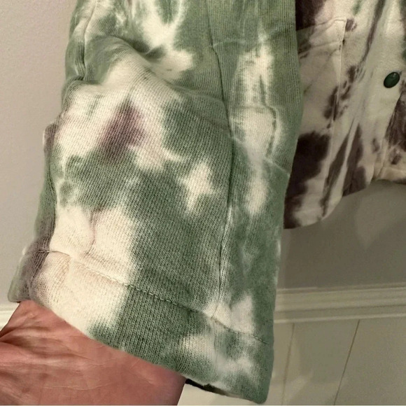 NWT Lacausa Kismet Jacket in Sugarplum Swirl Button Down Long Sleeves Sz Small - Picture 5 of 12
